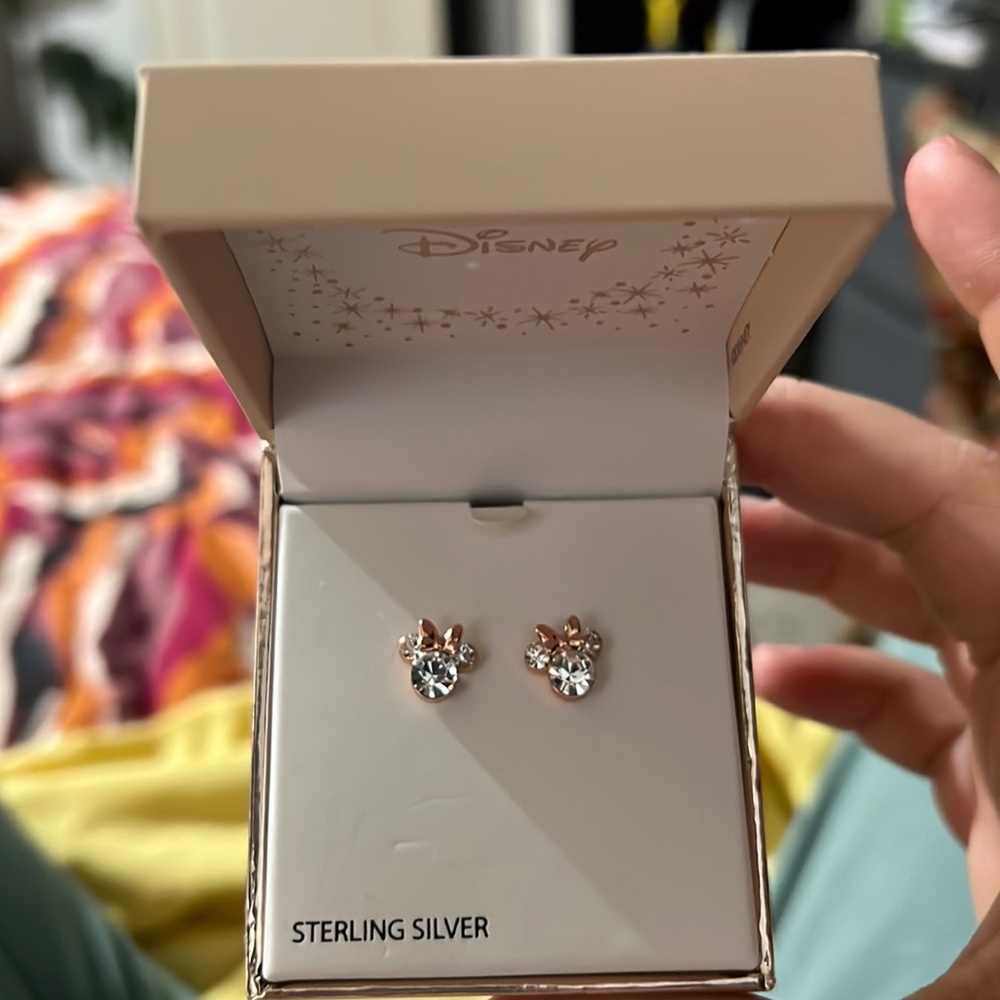 Minnie Mouse crystal earrings NIB